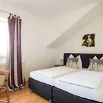 Rosenhof Penzion 3*